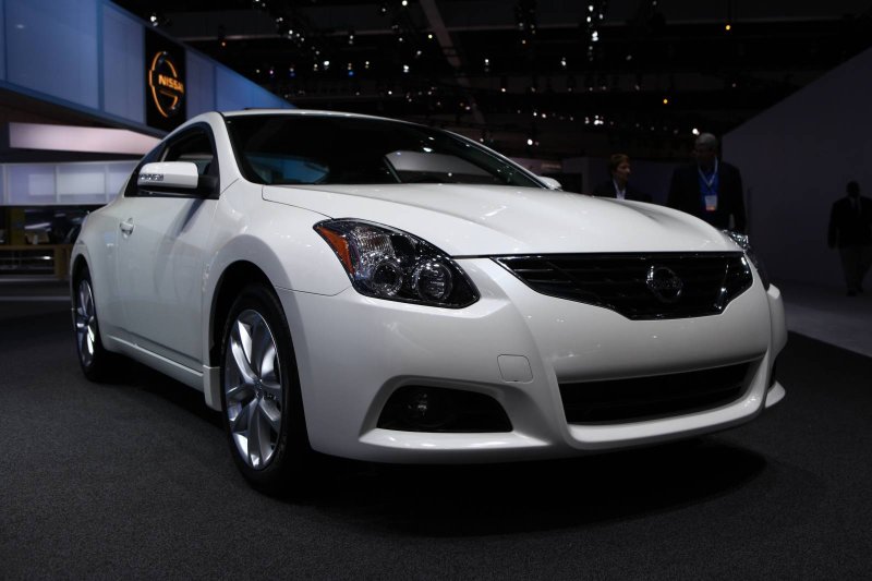 Nissan Altima Coupe 2013