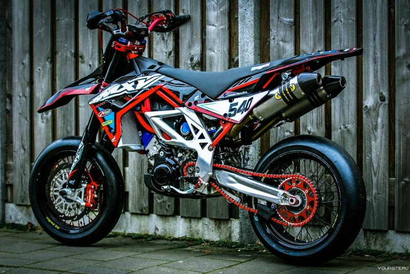 Мотард Aprilia 550