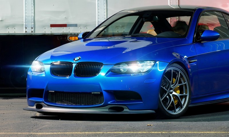 BMW e92 m3 синяя