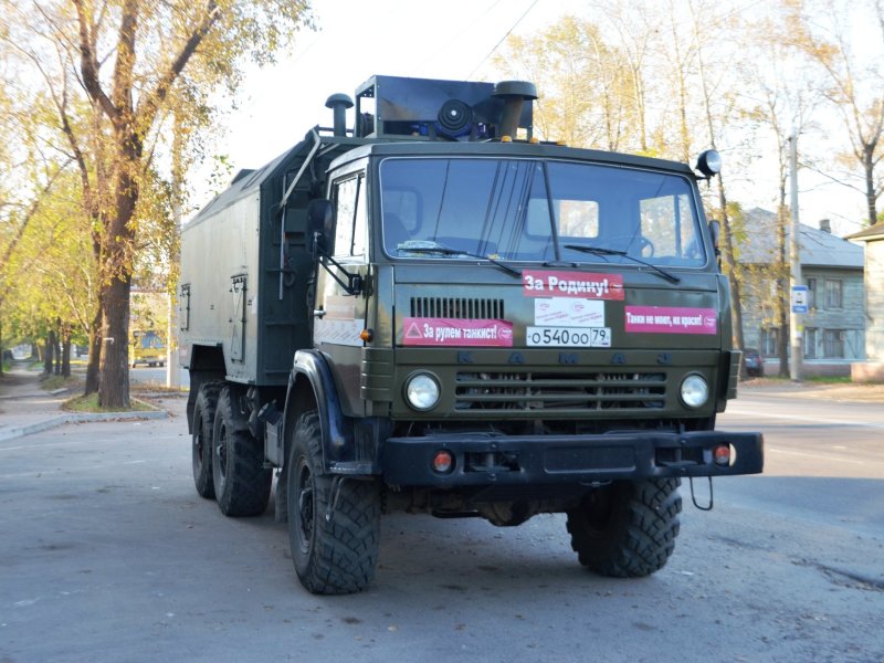 КАМАЗ 4310 спереди