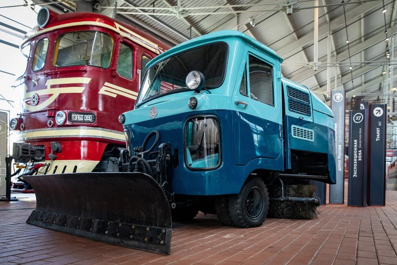 Тротуароуборочная машина тум-975