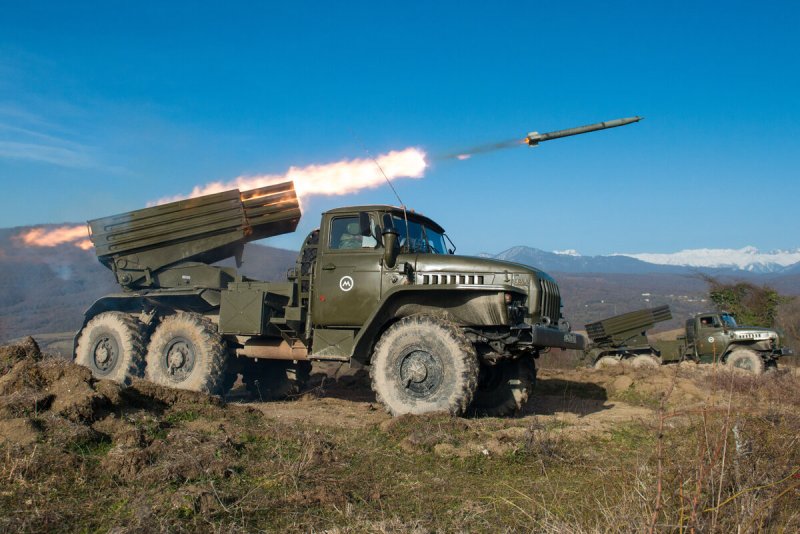 БМ-21 град залп