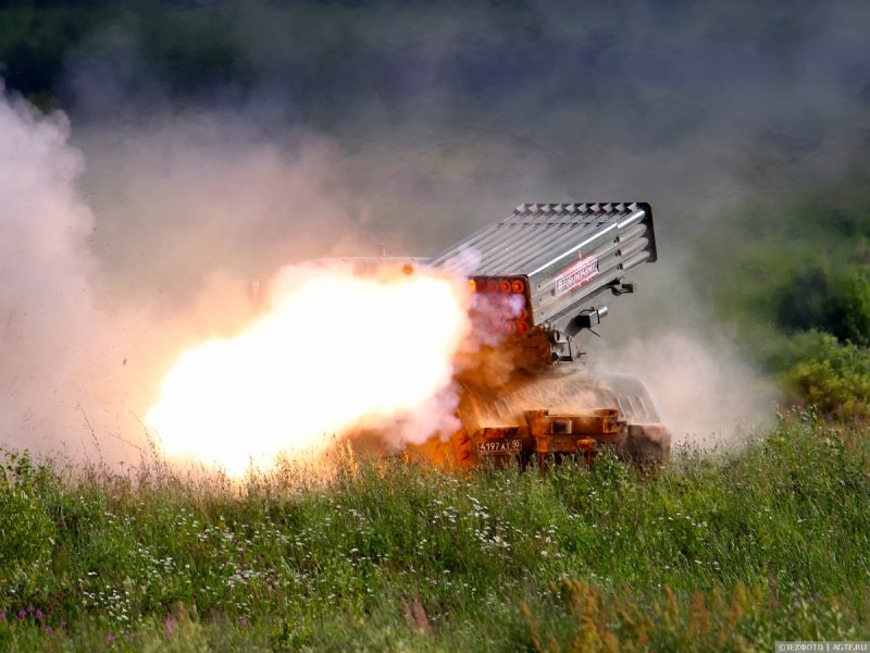 БМ-21 град залп