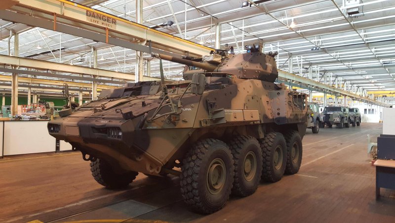 Lav 6 бронетранспортер