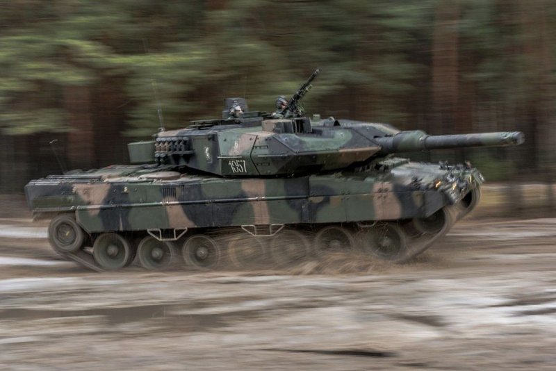 1/35 Leopard 2 MBT Revolution