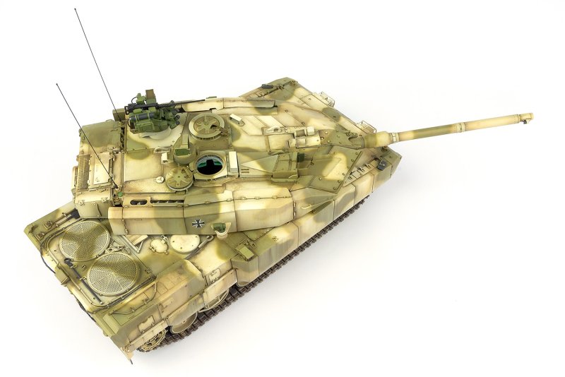 TS-042 1/35 германский ОБТ Leopard 2 a7+