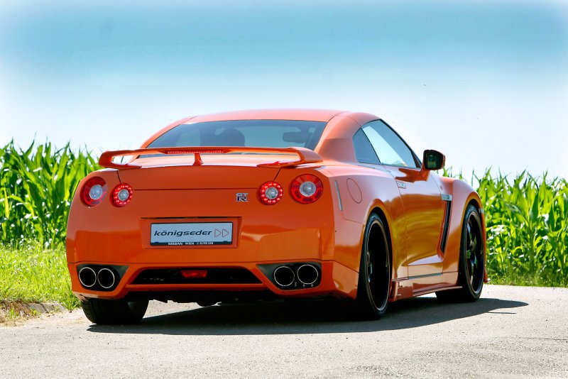 Nissan GTR 35 черная