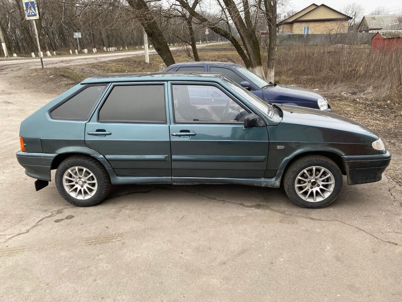 ВАЗ 2114 С боку