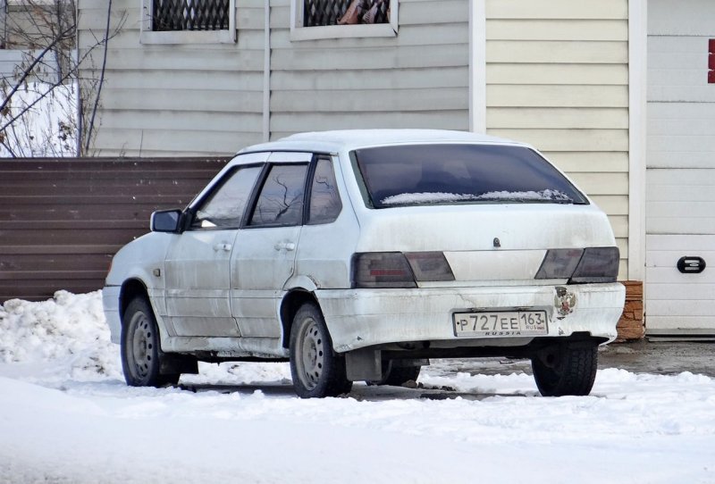 ВАЗ 2114 серебристая 2004г