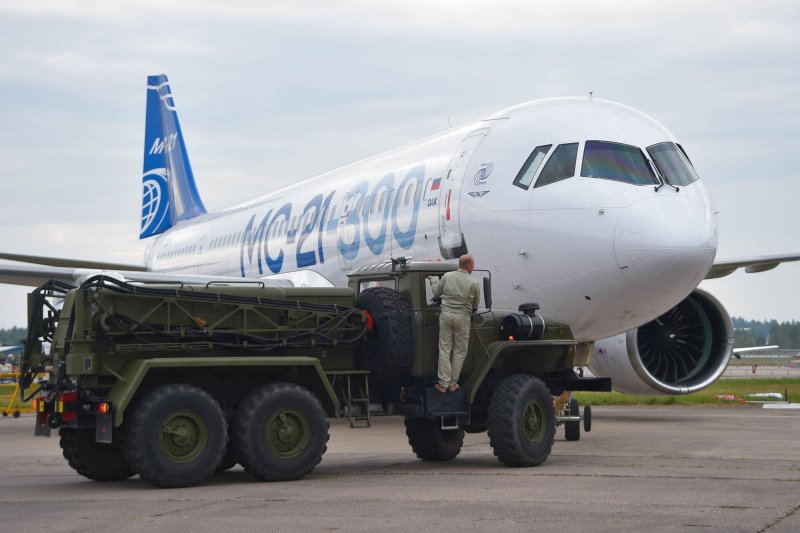 Иркут МС-21-300
