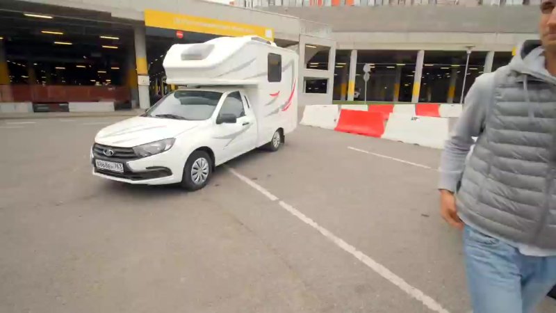 Кемпер Lada 4x4 внутри