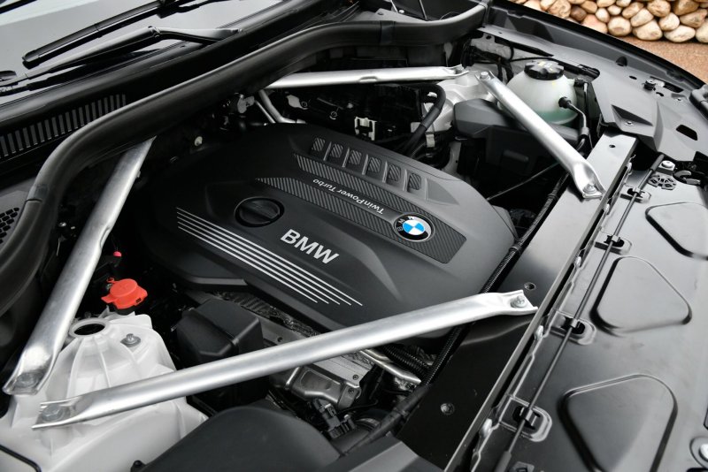 BMW x5 g05 моторный отсек
