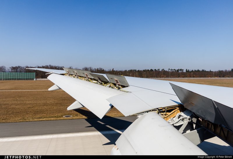 Механизация крыла Боинг 777