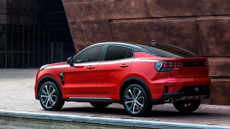 Купе-кроссовер Lynk&co