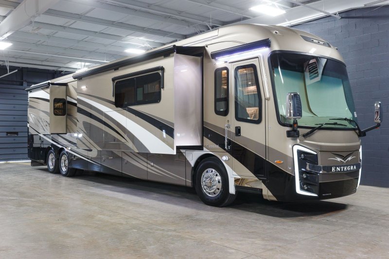 M2 RV Motorhome freightliner