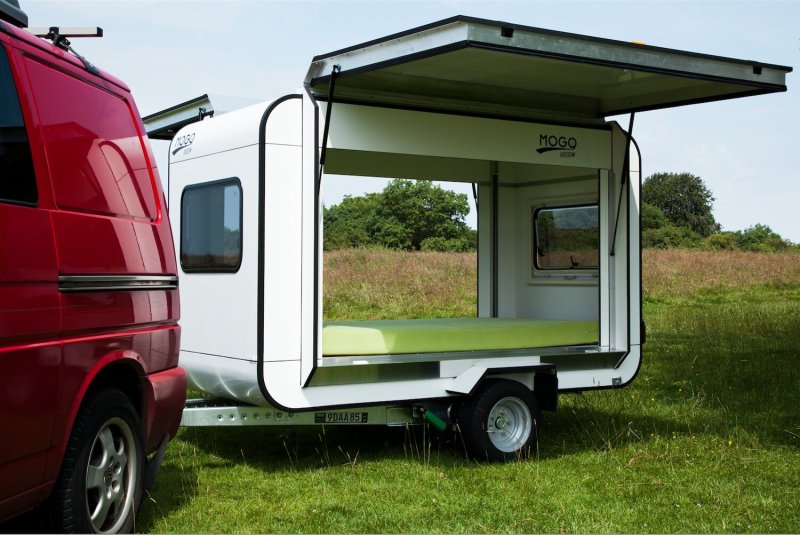 Caravan прицеп