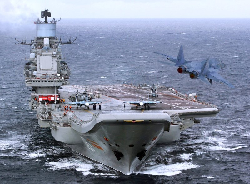 Авианосец ВМС США USS George HM Bush (CVN 77)