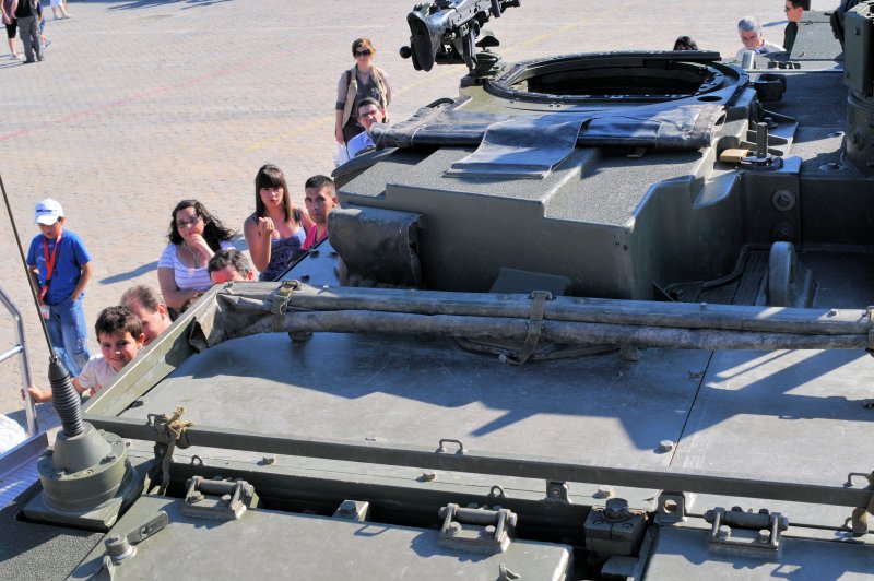 Leopard 2 Walkaround