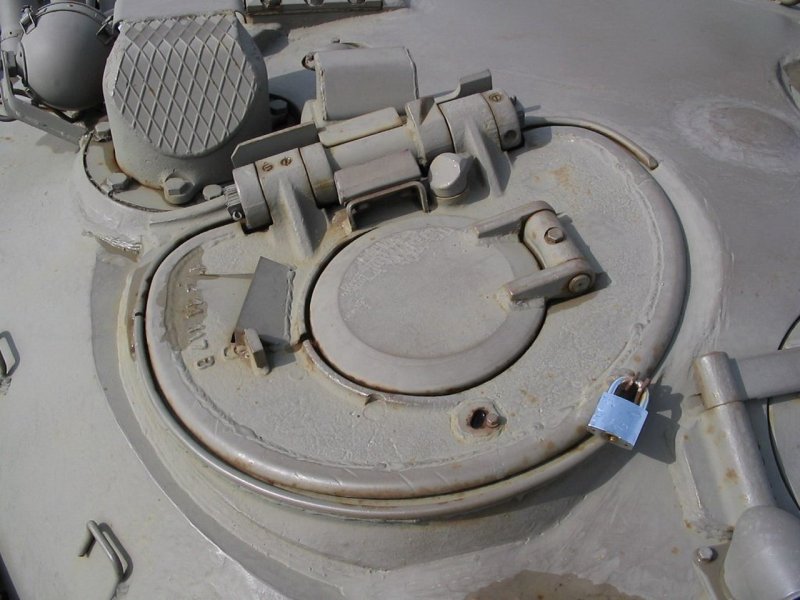 Люк танка т-72