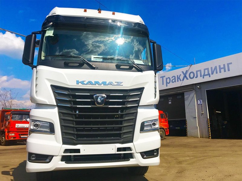 Тягач КАМАЗ-54901