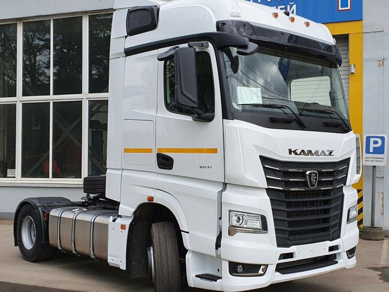 Тягач КАМАЗ-54901