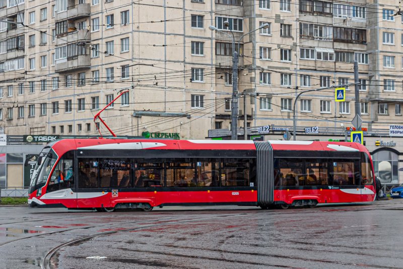 Трамвай богатырь м в Санкт-Петербурге