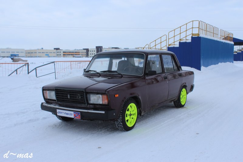 ВАЗ 2107 дрифт зима