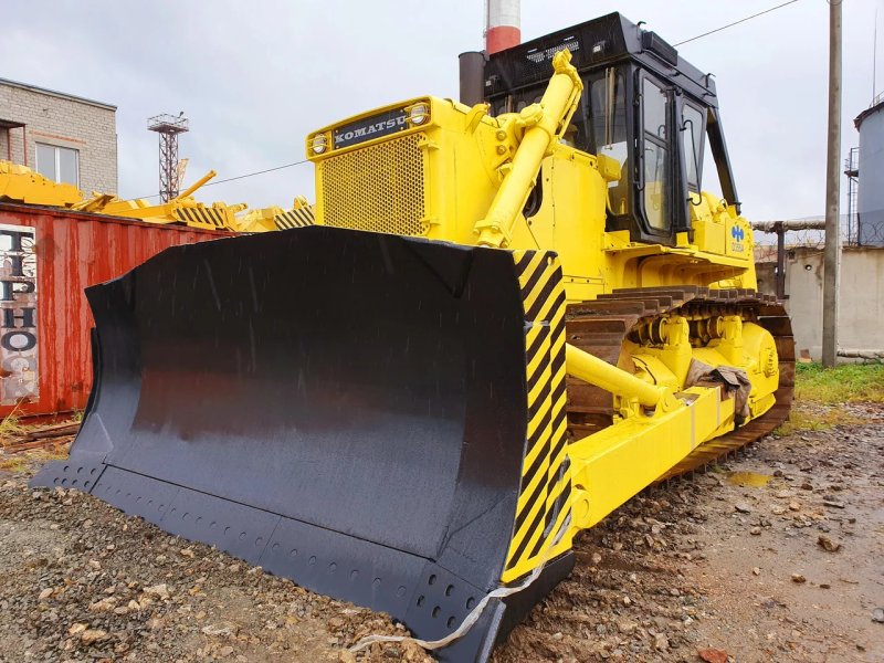 Komatsu (d-355-a-3): бульдозер