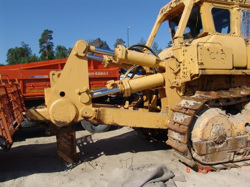 Komatsu (d-355-a-3): бульдозер