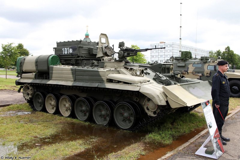 Бронированная ремонтно-эвакуационная машина Брэм-1м