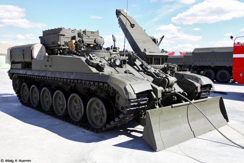 Бронированная ремонтно-эвакуационная машина Брэм-1м