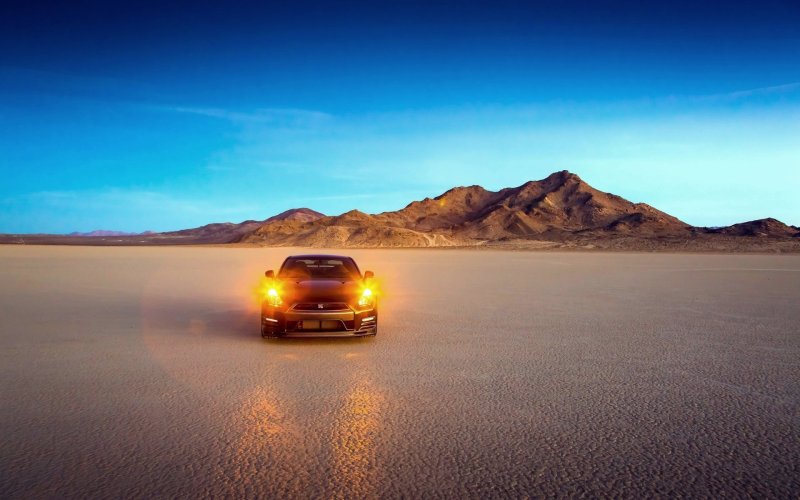 Nissan GTR В пустыне
