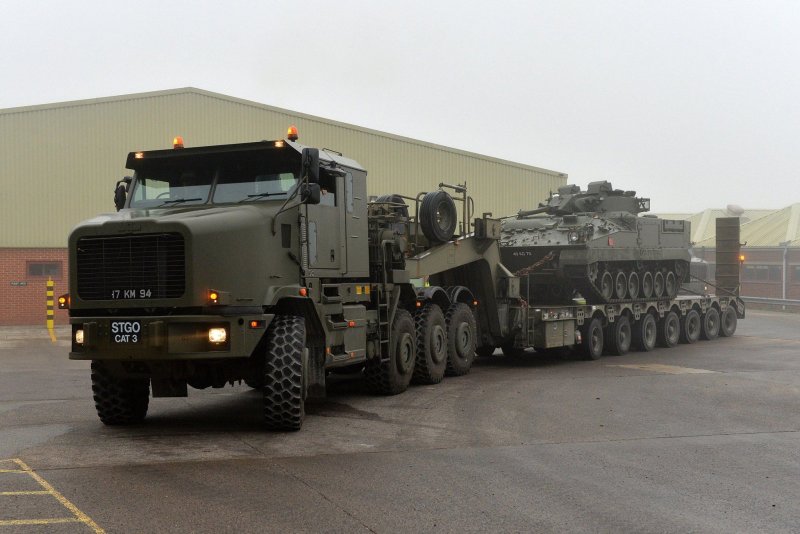 Oshkosh танковый тягач