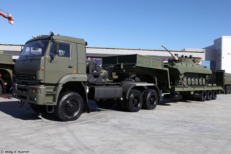КАМАЗ-65225 седельный тягач военный