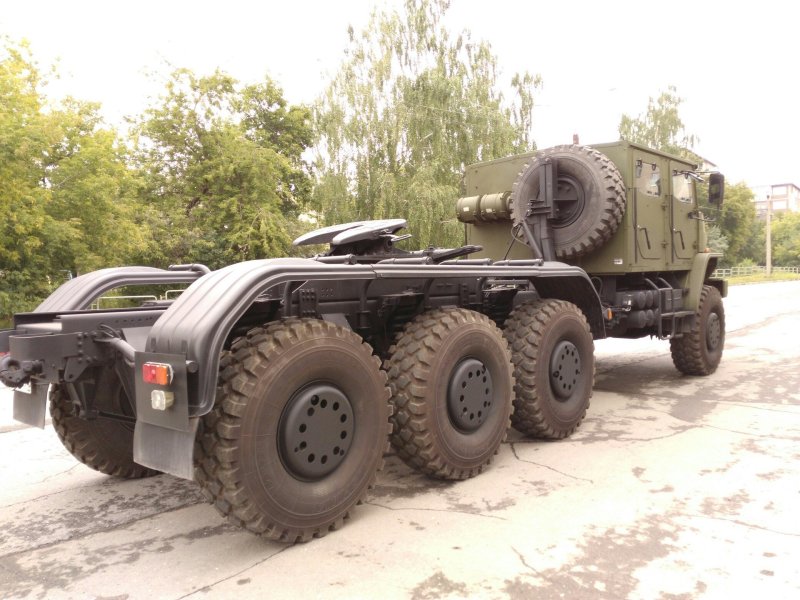Урал- тягач военный 6308