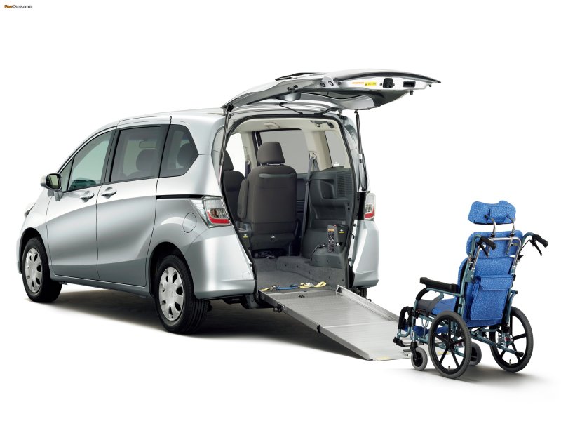 Honda freed Spike 2011 для инвалидов