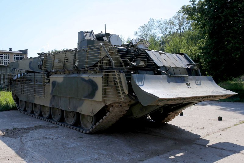 Брэм Армата