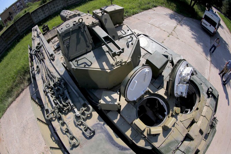 Бронированная ремонтно-эвакуационная машина т-16