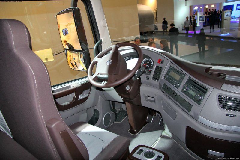 Тягач КАМАЗ-54901