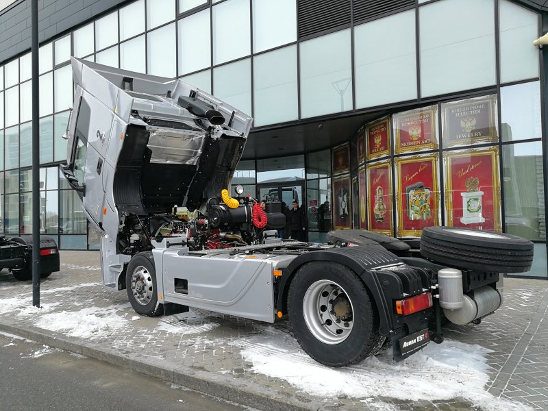 Тягач Volvo Mack 2015