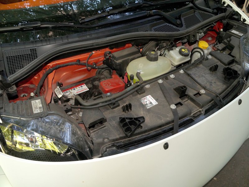 Smart Fortwo 2004 открытый капот