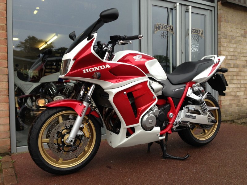 Honda CBR 1300 XX Blackbird