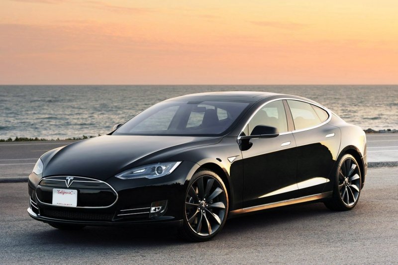 Машина Tesla model s