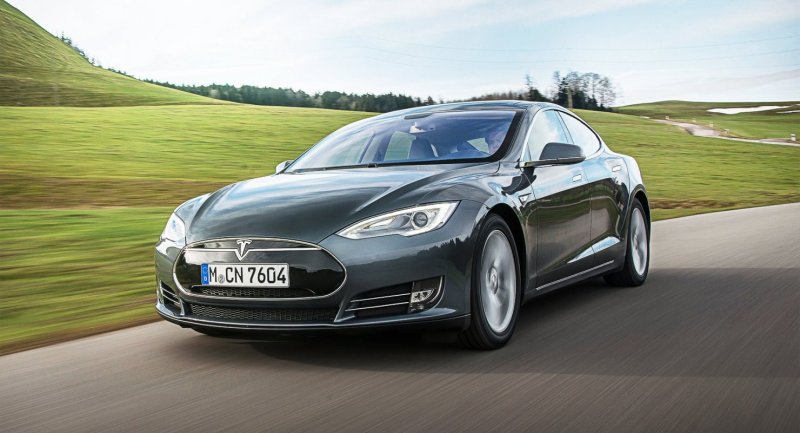 Автомобиль Tesla model s