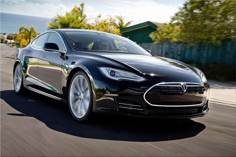 Электромобиль Tesla