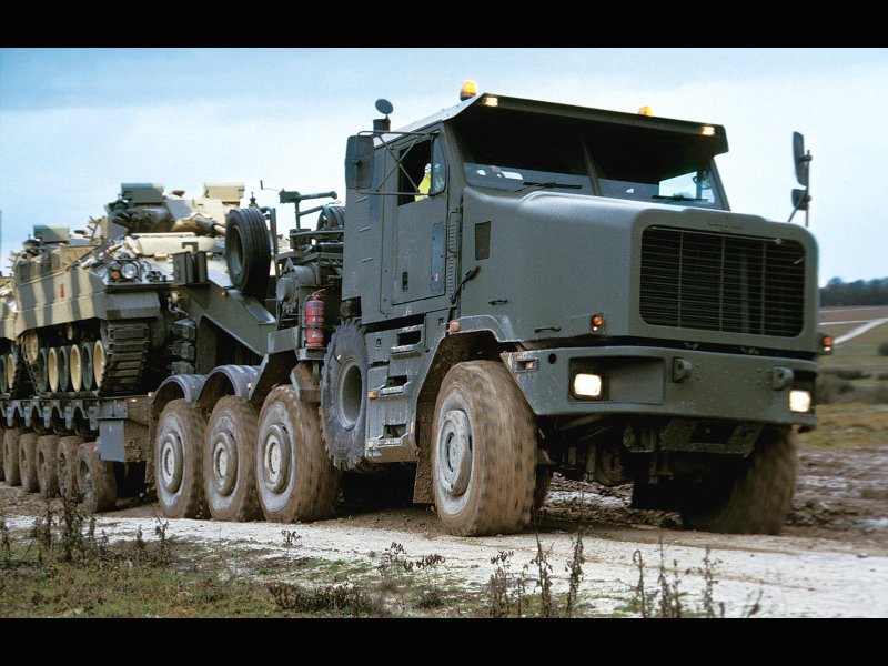 Танковый тягач Ошкош м1070