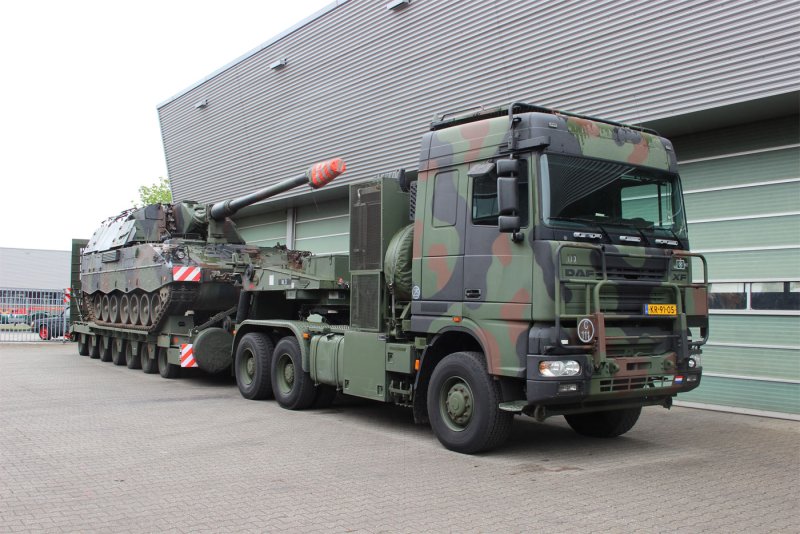 Тягач КАМАЗ 78504