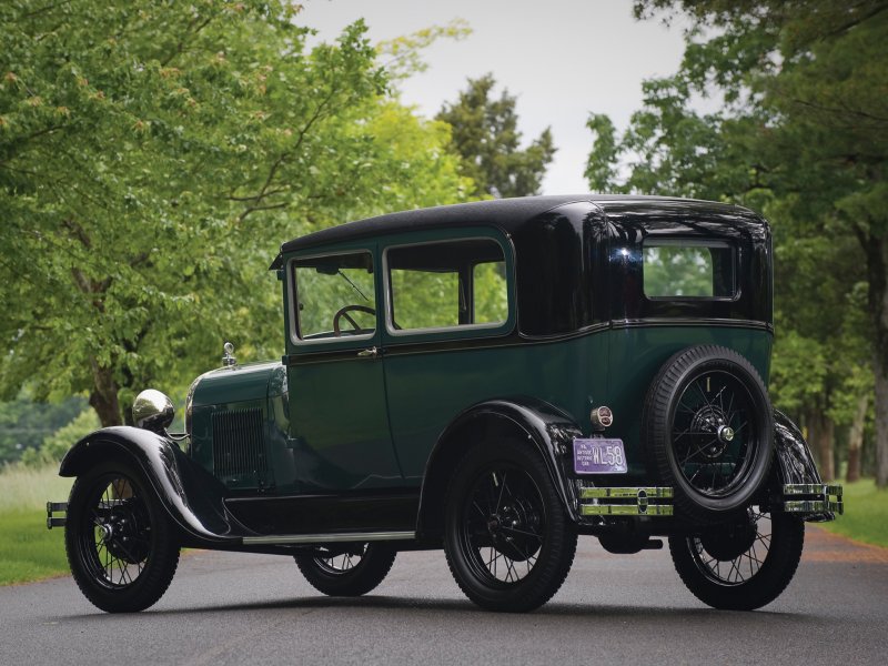 1927 Ford sedan