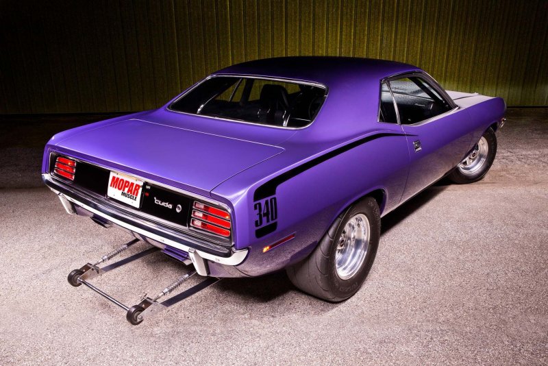 Машина Plymouth Barracuda