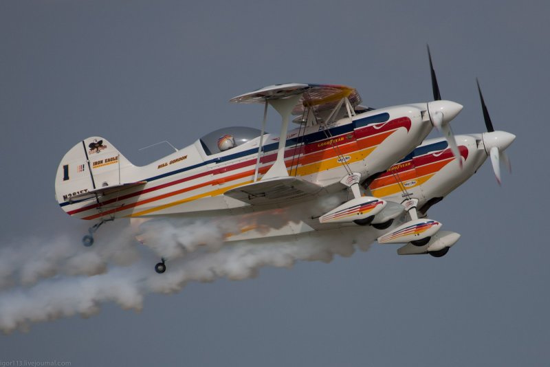 UMX Pitts s-1s